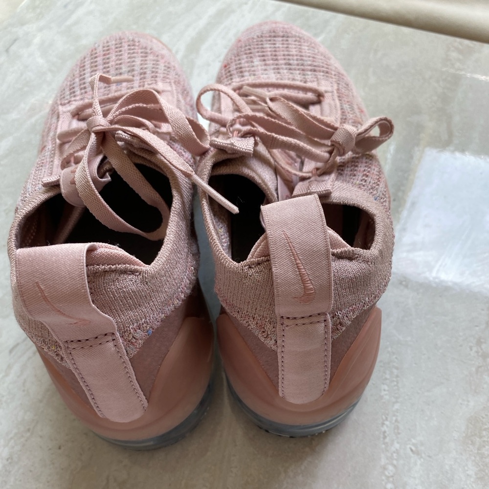 Nike Air Vapormax 2021 Flyknit Shoes - Picture 7 of 13